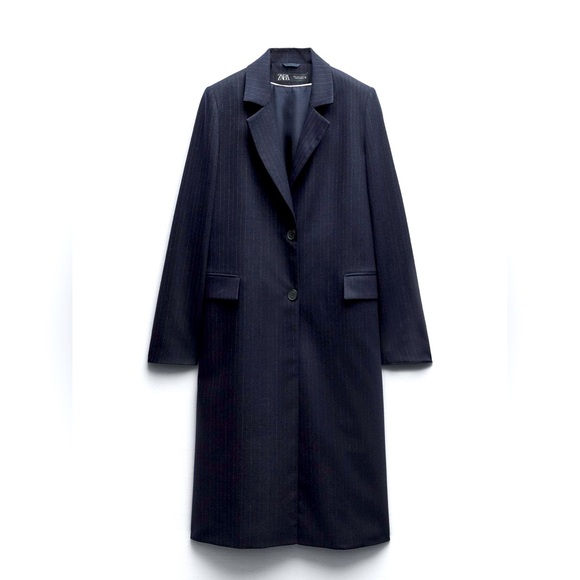 ZARA SHOULDER PAD PINSTRIPE COAT
NAVY BLUE PERFECT FOR FALL❣️ - Picture 3 of 7